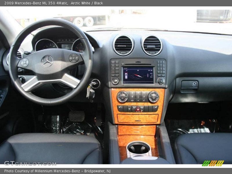 Arctic White / Black 2009 Mercedes-Benz ML 350 4Matic
