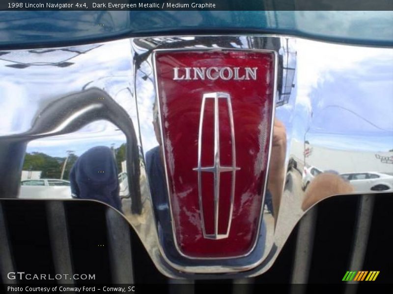 Dark Evergreen Metallic / Medium Graphite 1998 Lincoln Navigator 4x4