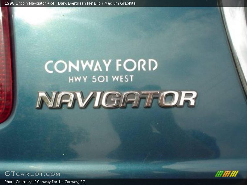 Dark Evergreen Metallic / Medium Graphite 1998 Lincoln Navigator 4x4