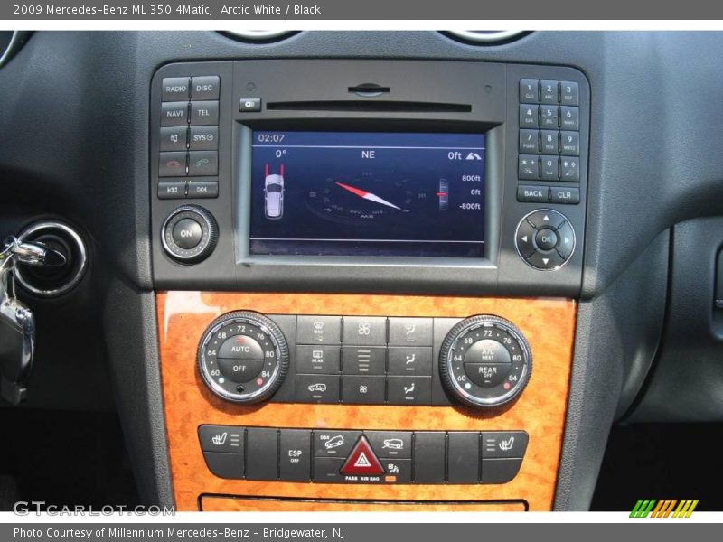 Arctic White / Black 2009 Mercedes-Benz ML 350 4Matic