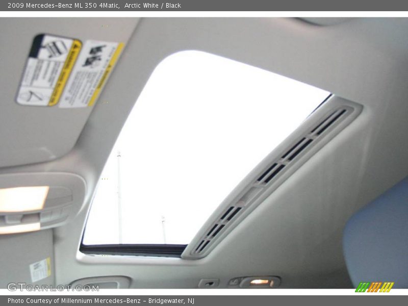 Arctic White / Black 2009 Mercedes-Benz ML 350 4Matic