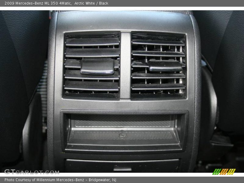 Arctic White / Black 2009 Mercedes-Benz ML 350 4Matic
