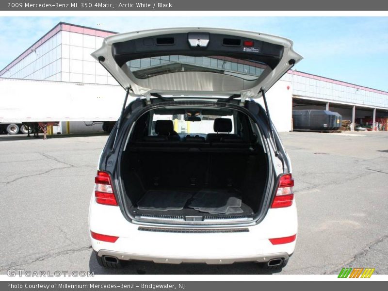 Arctic White / Black 2009 Mercedes-Benz ML 350 4Matic