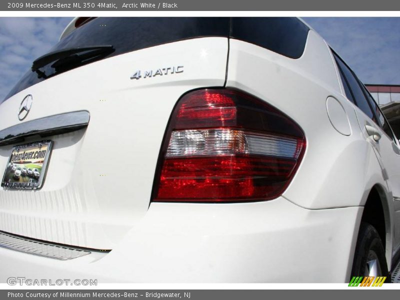 Arctic White / Black 2009 Mercedes-Benz ML 350 4Matic