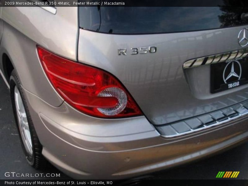 Pewter Metallic / Macadamia 2009 Mercedes-Benz R 350 4Matic