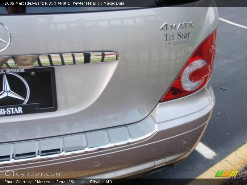 Pewter Metallic / Macadamia 2009 Mercedes-Benz R 350 4Matic