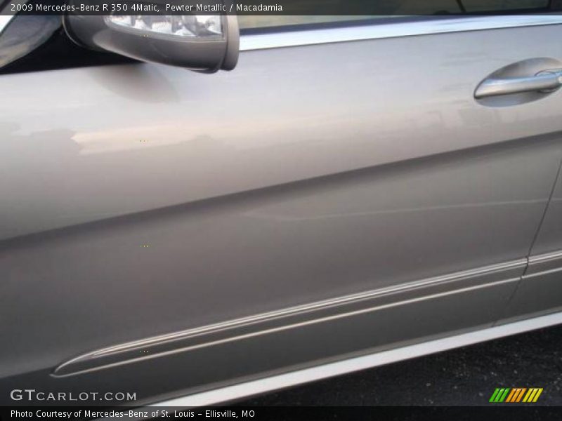 Pewter Metallic / Macadamia 2009 Mercedes-Benz R 350 4Matic