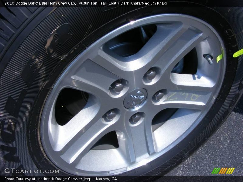 Austin Tan Pearl Coat / Dark Khaki/Medium Khaki 2010 Dodge Dakota Big Horn Crew Cab