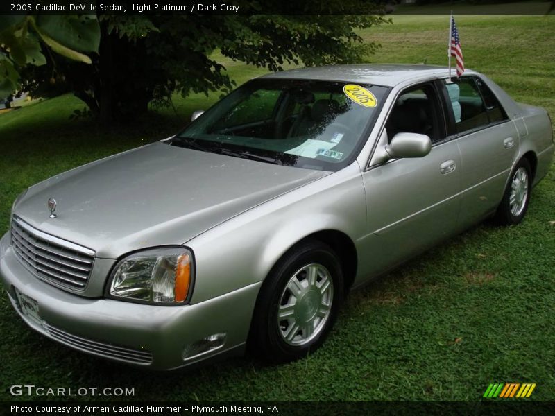 Light Platinum / Dark Gray 2005 Cadillac DeVille Sedan