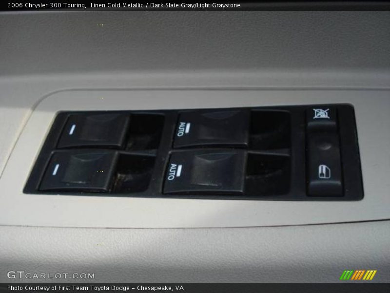 Linen Gold Metallic / Dark Slate Gray/Light Graystone 2006 Chrysler 300 Touring