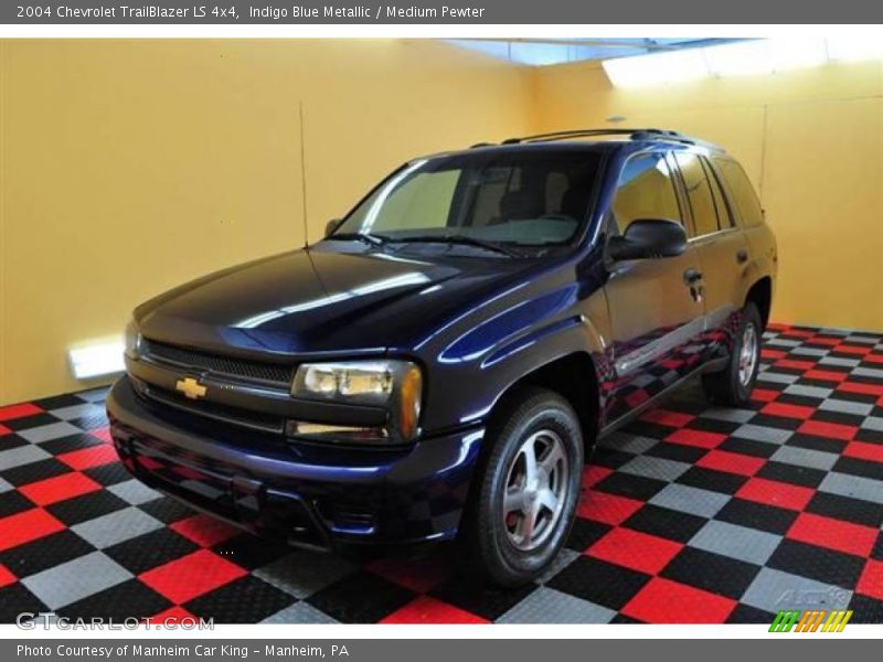 Indigo Blue Metallic / Medium Pewter 2004 Chevrolet TrailBlazer LS 4x4