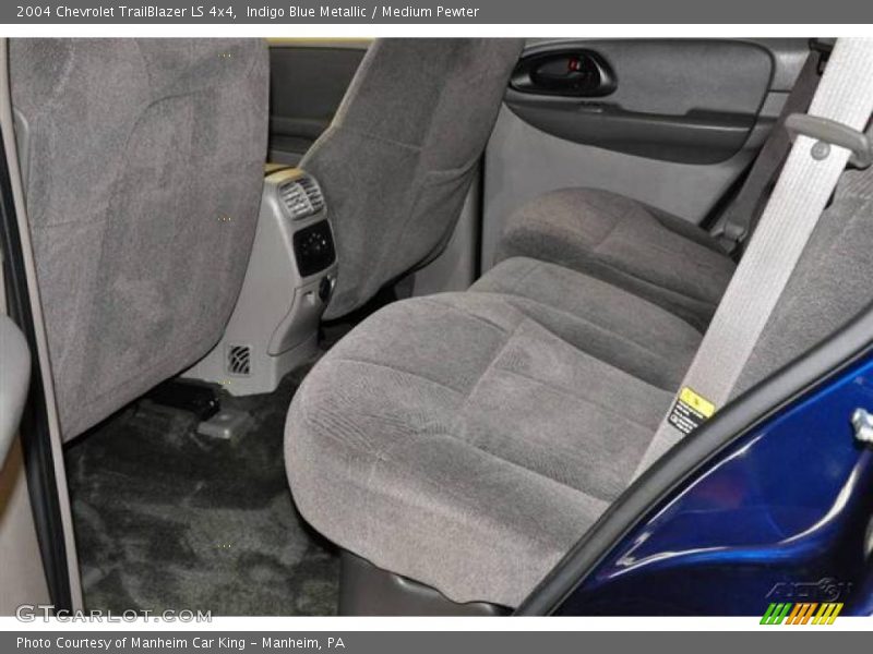 Indigo Blue Metallic / Medium Pewter 2004 Chevrolet TrailBlazer LS 4x4