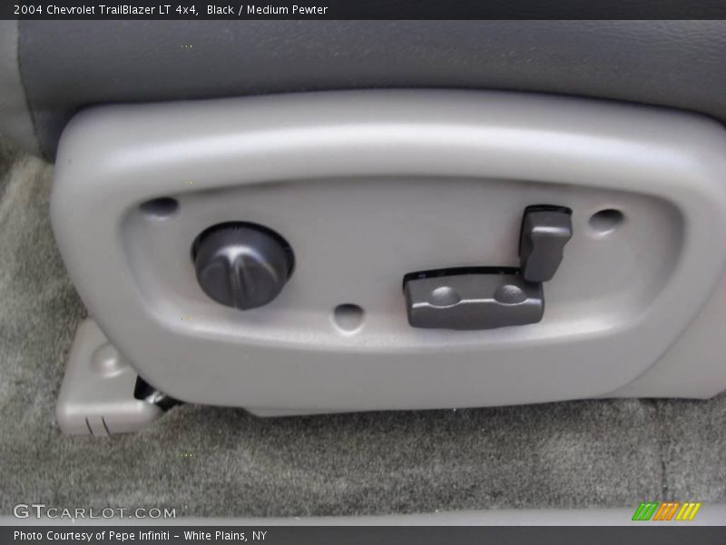 Black / Medium Pewter 2004 Chevrolet TrailBlazer LT 4x4