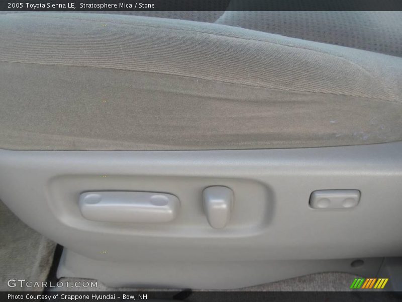 Stratosphere Mica / Stone 2005 Toyota Sienna LE