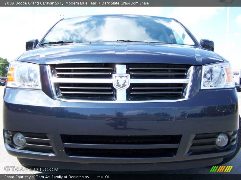 Modern Blue Pearl / Dark Slate Gray/Light Shale 2009 Dodge Grand Caravan SXT