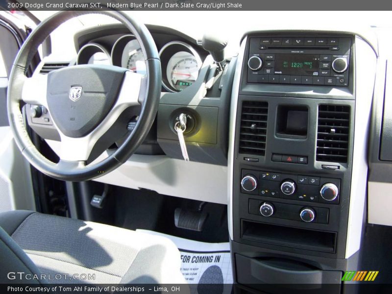 Modern Blue Pearl / Dark Slate Gray/Light Shale 2009 Dodge Grand Caravan SXT
