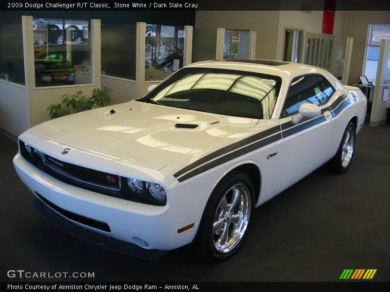 Stone White / Dark Slate Gray 2009 Dodge Challenger R/T Classic
