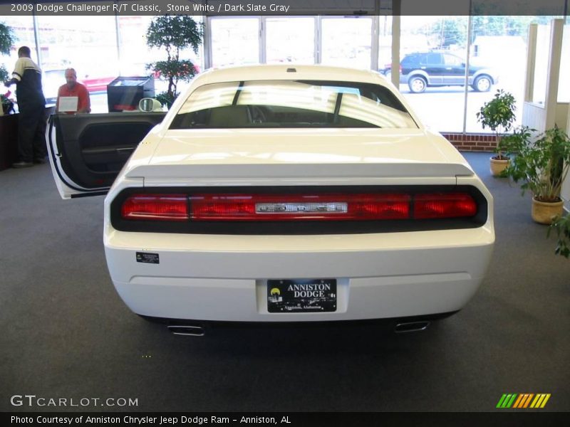 Stone White / Dark Slate Gray 2009 Dodge Challenger R/T Classic