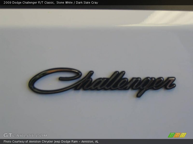Stone White / Dark Slate Gray 2009 Dodge Challenger R/T Classic