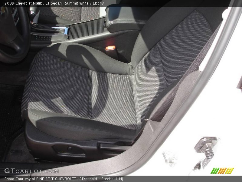 Summit White / Ebony 2009 Chevrolet Malibu LT Sedan