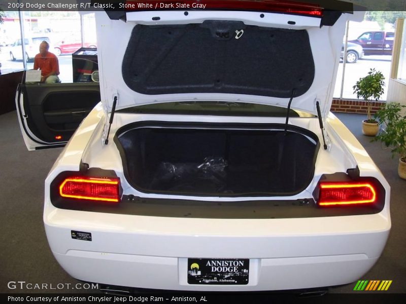 Stone White / Dark Slate Gray 2009 Dodge Challenger R/T Classic