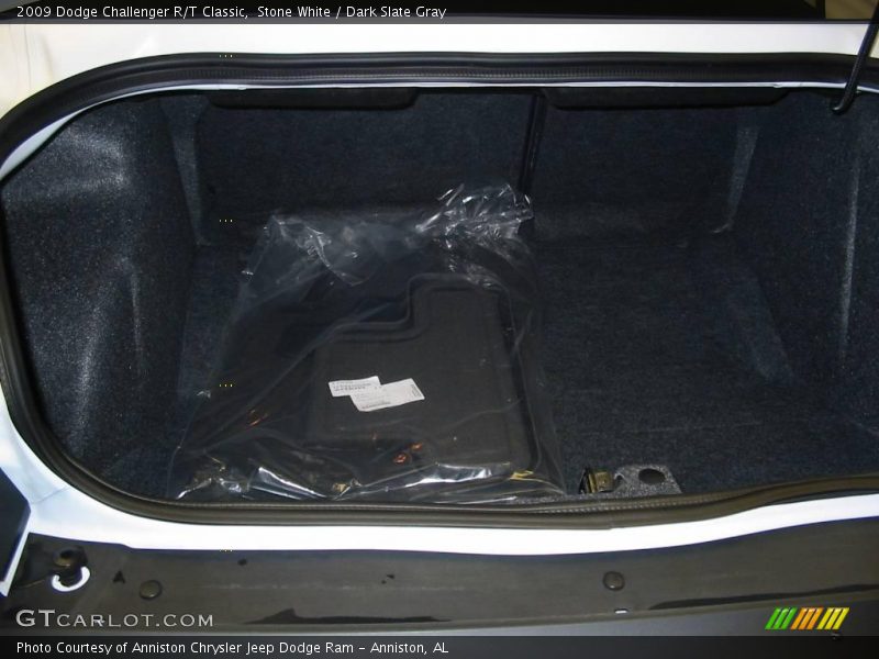 Stone White / Dark Slate Gray 2009 Dodge Challenger R/T Classic