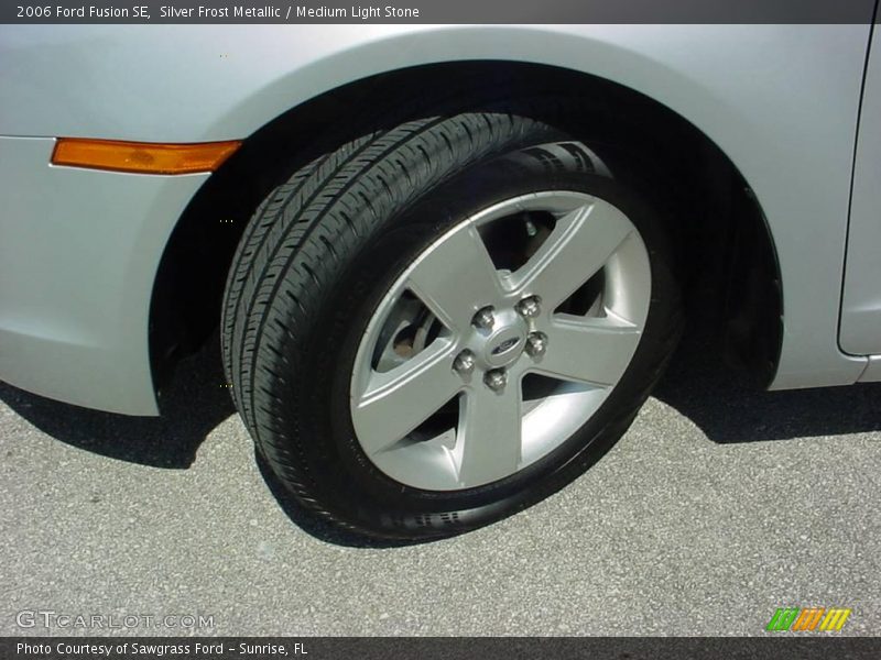 Silver Frost Metallic / Medium Light Stone 2006 Ford Fusion SE