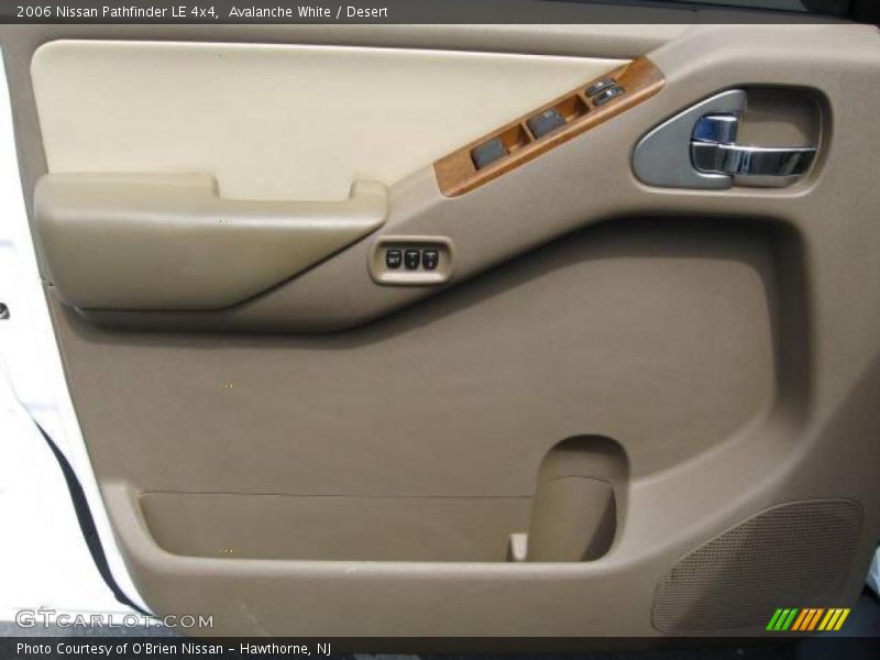 Avalanche White / Desert 2006 Nissan Pathfinder LE 4x4