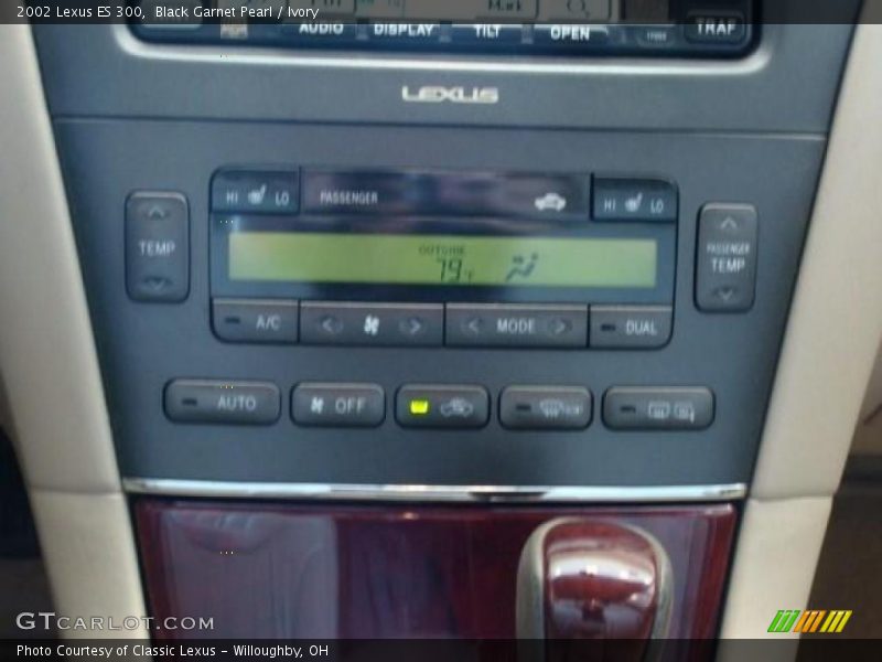Black Garnet Pearl / Ivory 2002 Lexus ES 300