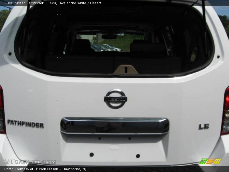 Avalanche White / Desert 2006 Nissan Pathfinder LE 4x4
