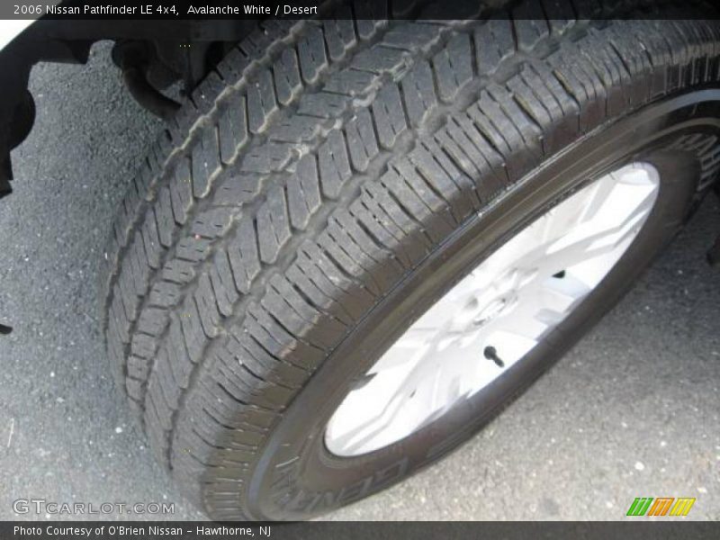 Avalanche White / Desert 2006 Nissan Pathfinder LE 4x4