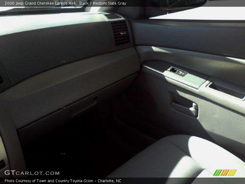 Black / Medium Slate Gray 2006 Jeep Grand Cherokee Laredo 4x4
