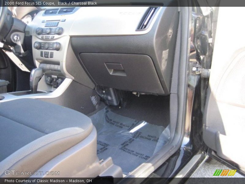 Black / Charcoal Black 2008 Ford Focus SES Coupe