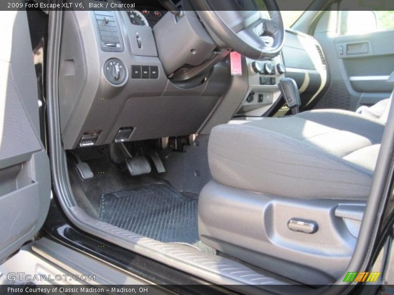 Black / Charcoal 2009 Ford Escape XLT V6