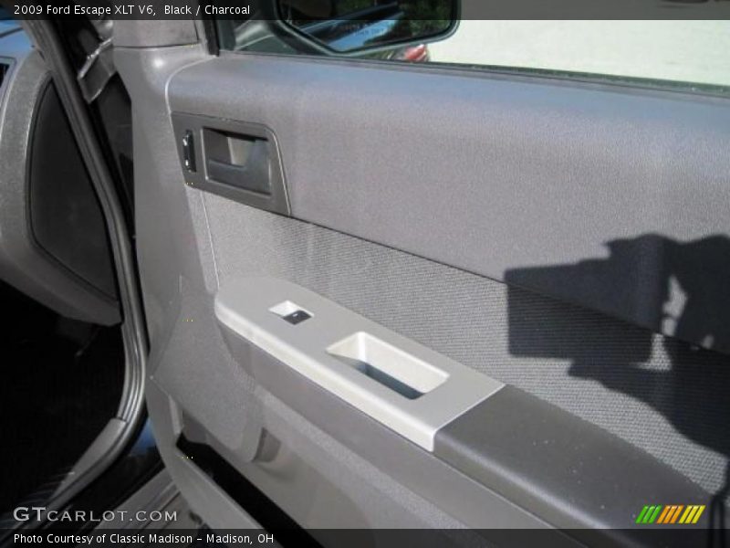 Black / Charcoal 2009 Ford Escape XLT V6