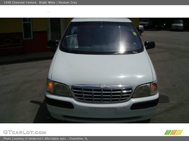 Bright White / Medium Grey 1998 Chevrolet Venture