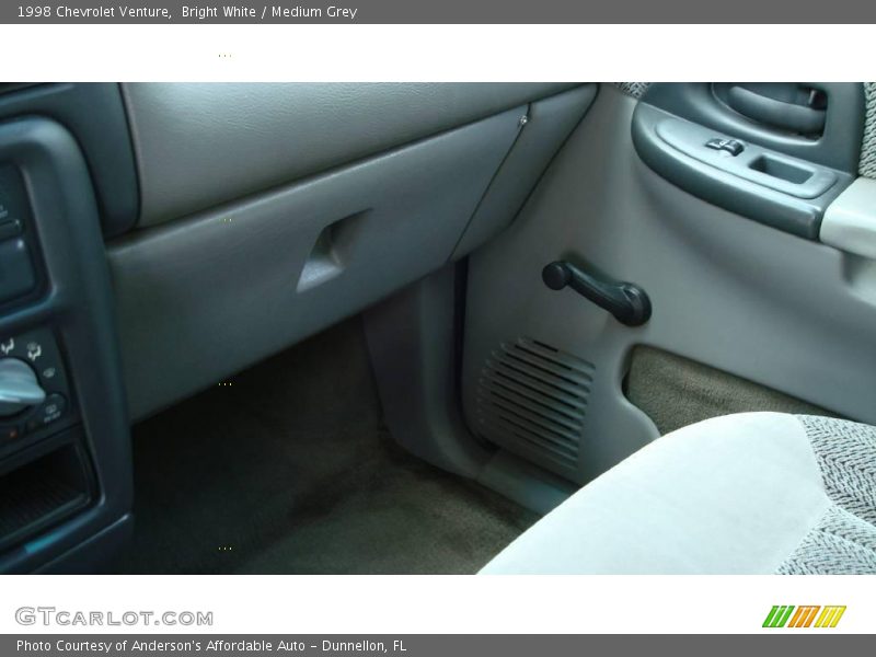 Bright White / Medium Grey 1998 Chevrolet Venture