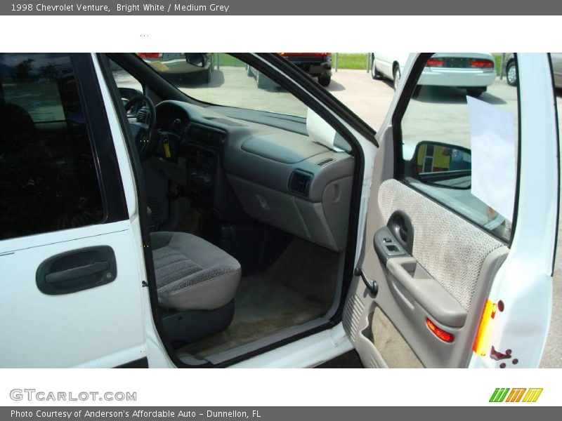 Bright White / Medium Grey 1998 Chevrolet Venture