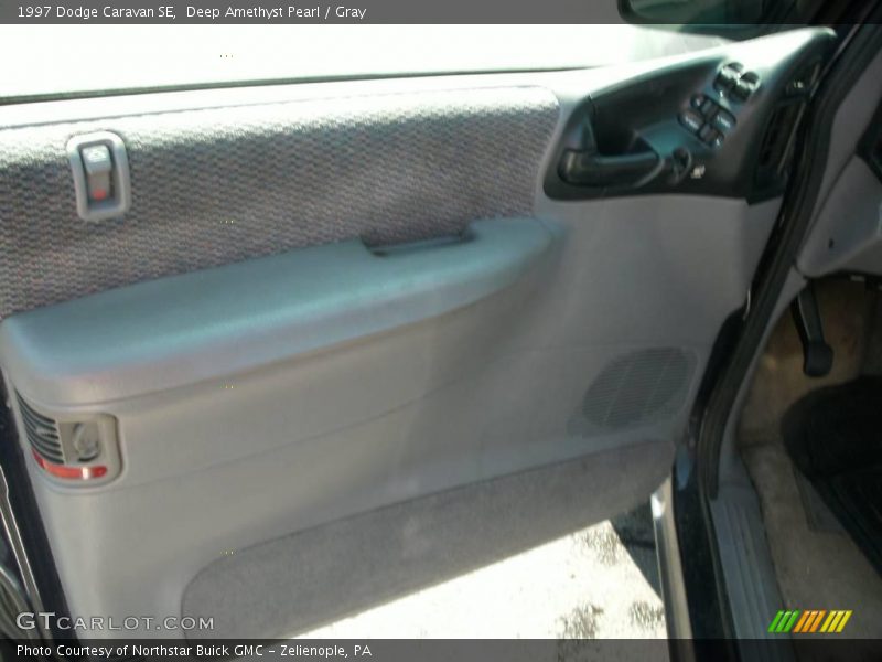Deep Amethyst Pearl / Gray 1997 Dodge Caravan SE