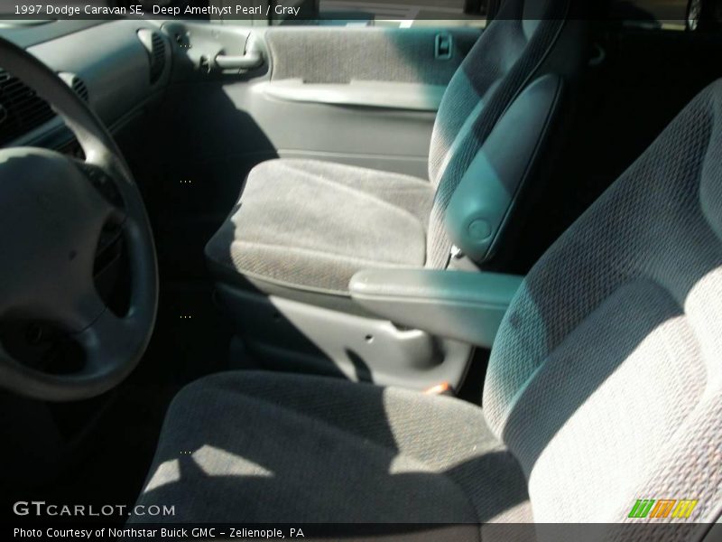 Deep Amethyst Pearl / Gray 1997 Dodge Caravan SE