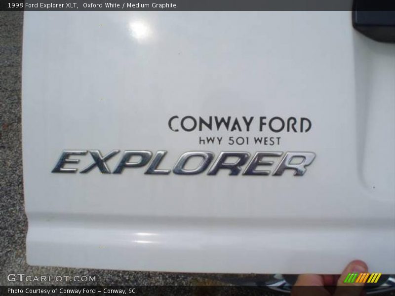 Oxford White / Medium Graphite 1998 Ford Explorer XLT
