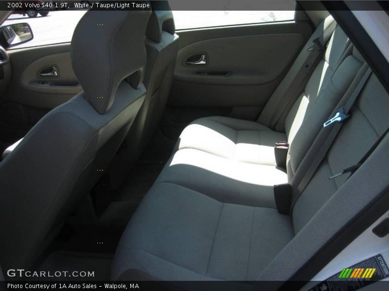 White / Taupe/Light Taupe 2002 Volvo S40 1.9T