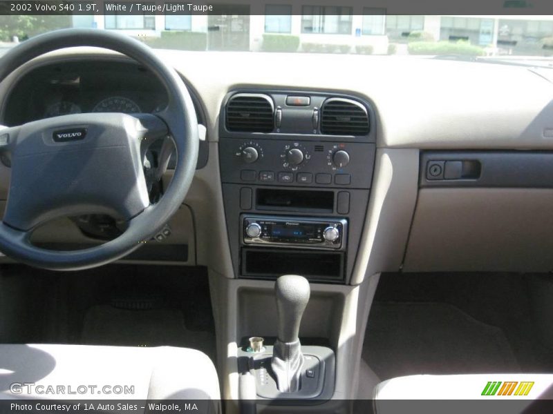 White / Taupe/Light Taupe 2002 Volvo S40 1.9T