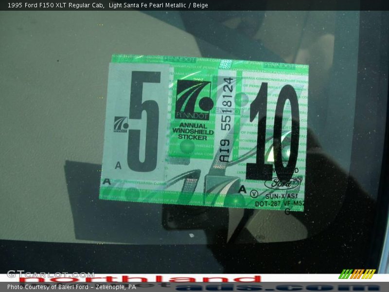 Light Santa Fe Pearl Metallic / Beige 1995 Ford F150 XLT Regular Cab