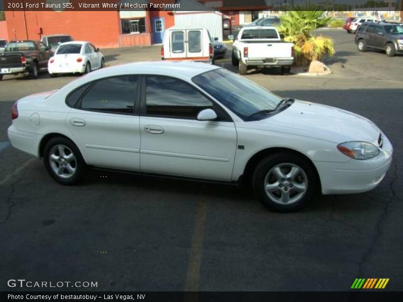 Vibrant White / Medium Parchment 2001 Ford Taurus SES
