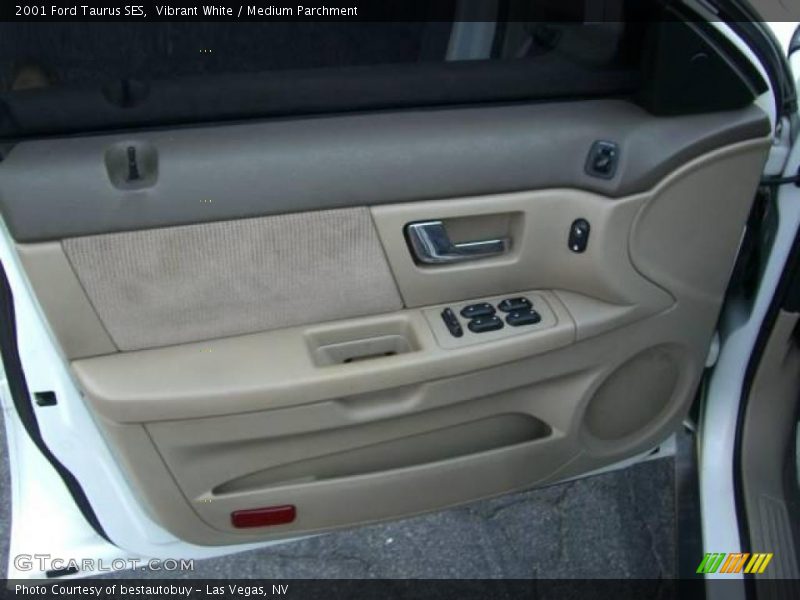 Vibrant White / Medium Parchment 2001 Ford Taurus SES