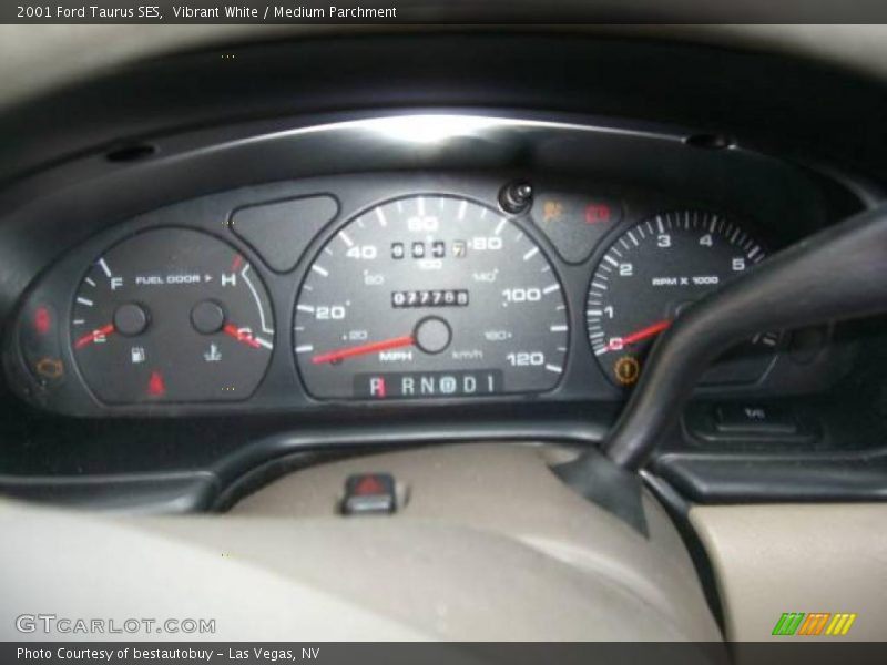 Vibrant White / Medium Parchment 2001 Ford Taurus SES