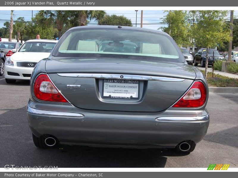 Quartz Metallic / Ivory 2006 Jaguar XJ Vanden Plas