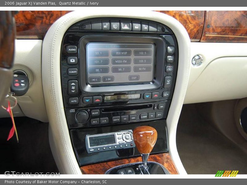 Quartz Metallic / Ivory 2006 Jaguar XJ Vanden Plas