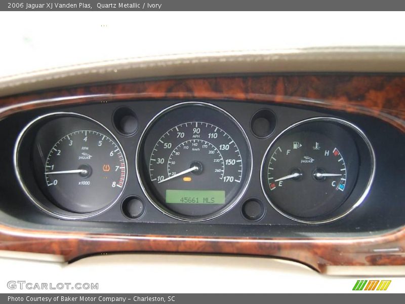 Quartz Metallic / Ivory 2006 Jaguar XJ Vanden Plas